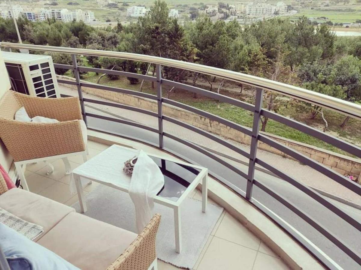 Cosy Designer Finished Apartment With Unobstructed Views St. Paul's Bay Exterior photo